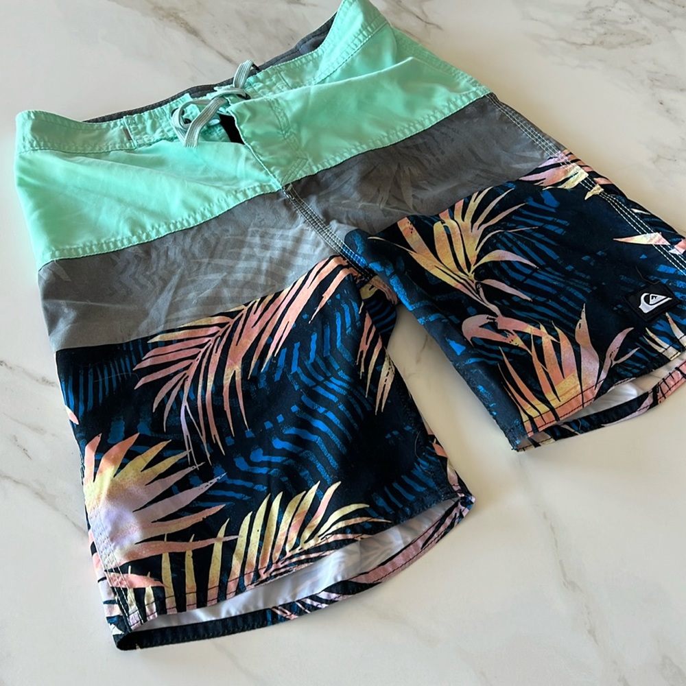 Quicksilver board shorts, size 26.